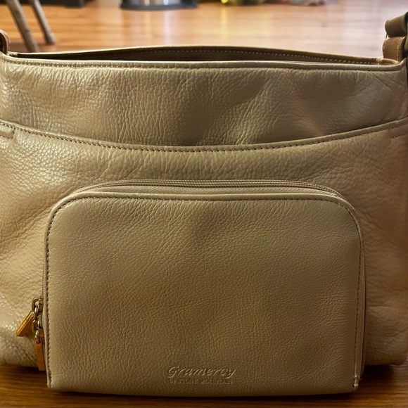 Gramercy by Stone Mountain beige Leather bag and matching wallet Great condition